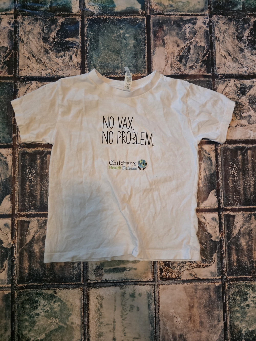 White 5T Kids Graphic Tee - "No Vax, No Problem."